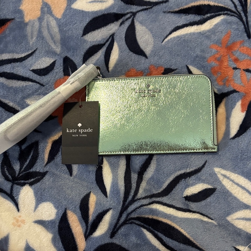 Kate Spade Lucy-Metallic Leather Wristlet NWT